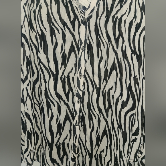 Nwt free people Zebra print flowy long sleeve button down shirt size medium - Picture 6 of 9